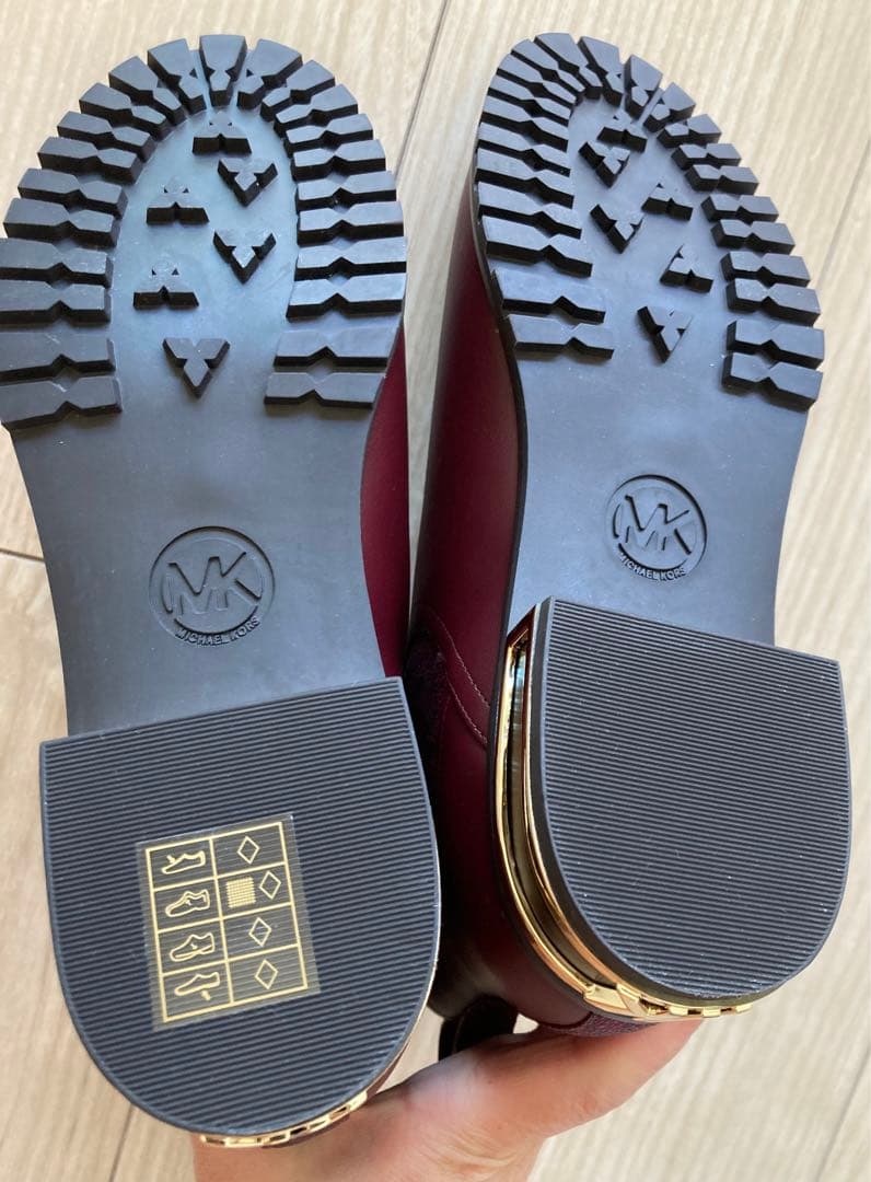 新品・箱付きALICIA フラット ブーティ メルロー