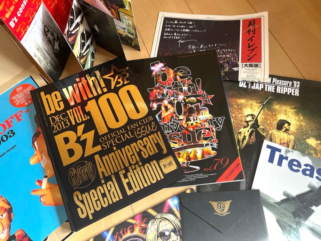 B'z ツアーパンフレット他グッズセット - メルカリ