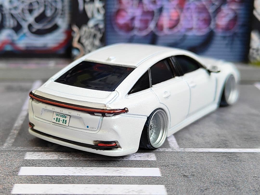 トミカ改造 トヨタ 新型クラウン サイドミラー付き ☆深リム ☆ホット