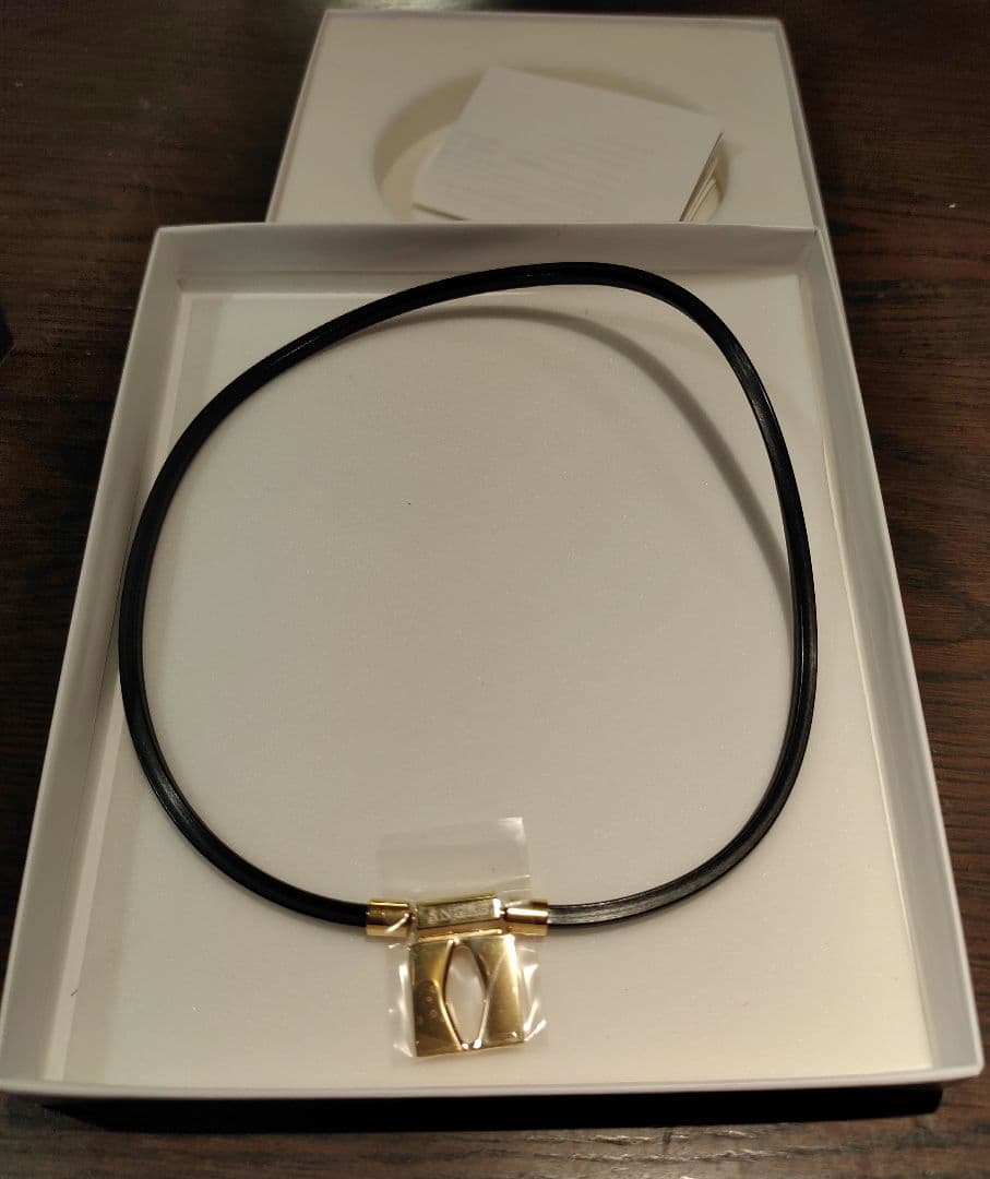 ANGLE ピュアゴールドネックレス ANGLE（アングル）磁気ネックレス【7倍の磁力で筋肉の深層に届いて効く