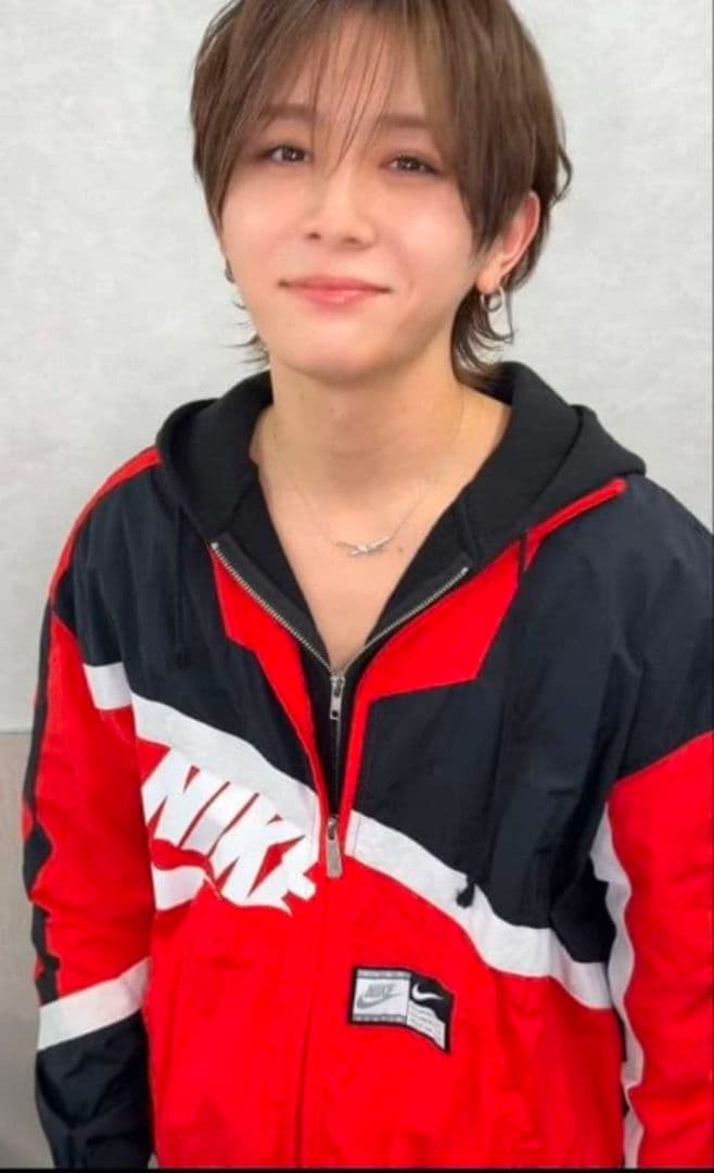 新品☆Nike☆ナイキ☆山田涼介☆RED☆オーバーサイズ☆L☆ナイロン