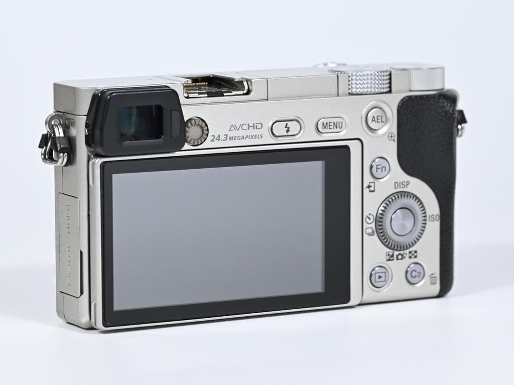 【美品】 ソニー α6000 ILCE-6000 ボディ 《ショット数6692》