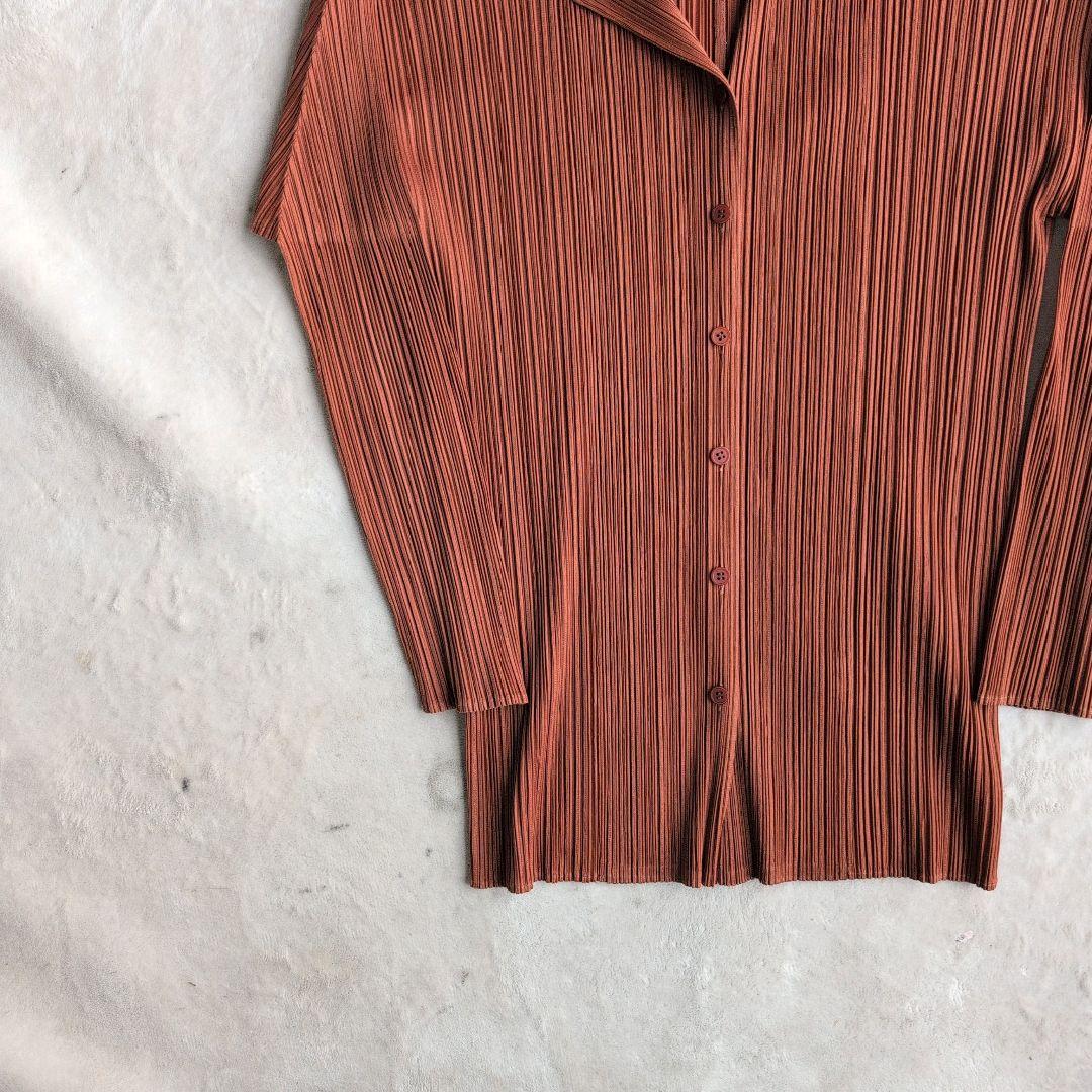 プリーツプリーズ イッセイミヤケ プリーツブラウス ブラウン 4サイズ