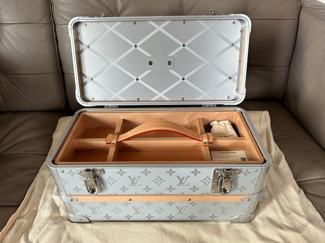 新品未使用）レア商品世界20個限定 Louis Vuitton アルミケース - メルカリ