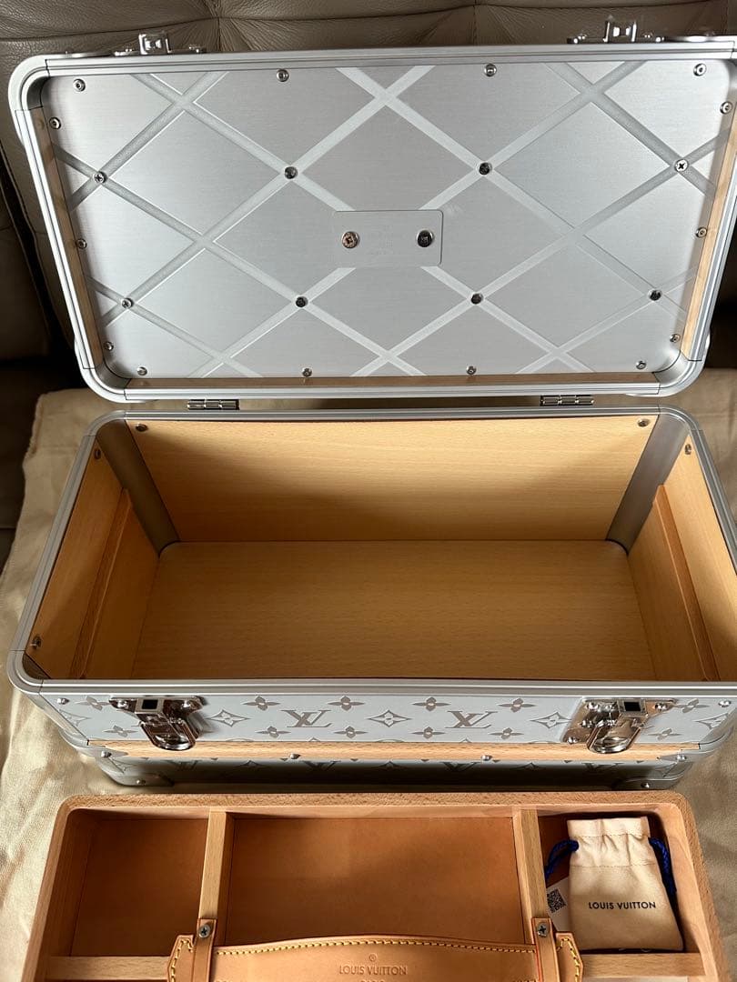 新品未使用）レア商品世界20個限定 Louis Vuitton アルミケース - メルカリ