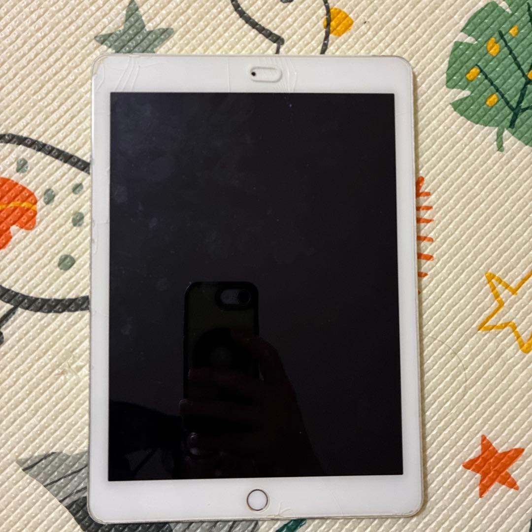 iPad本体 iPad Air 2 docomo 128g Amazon.com : Apple Renewed iPad Air 2 - 128GB - Gold (Renewed