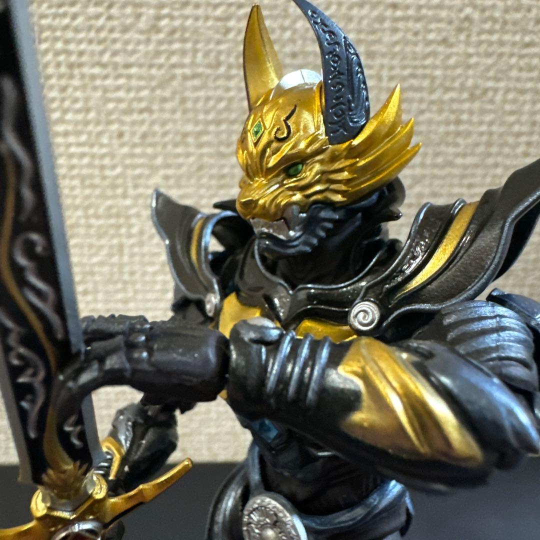 開封済美品》黄金騎士ガロ（道外流牙Ver.）SHFiguarts黒牙狼 - メルカリ