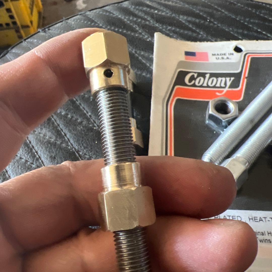 sshh1111さま専用 リヤチェーンアジャスター 右の商品は比較用です