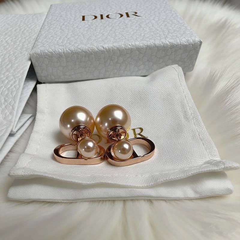 DIOR Tribales ピアス ☆国内発送☆すぐ届く！【ディオール】Dior Tribales ピアス (Dior