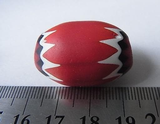 ☆X1501☆ヴェネチアン（A13）5層 芯青 ガラスビーズ レッドシェブロン