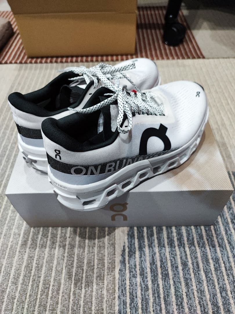 On クラウドモンスター2 ホワイト 25.5cm 幅広め ランニングシューズ