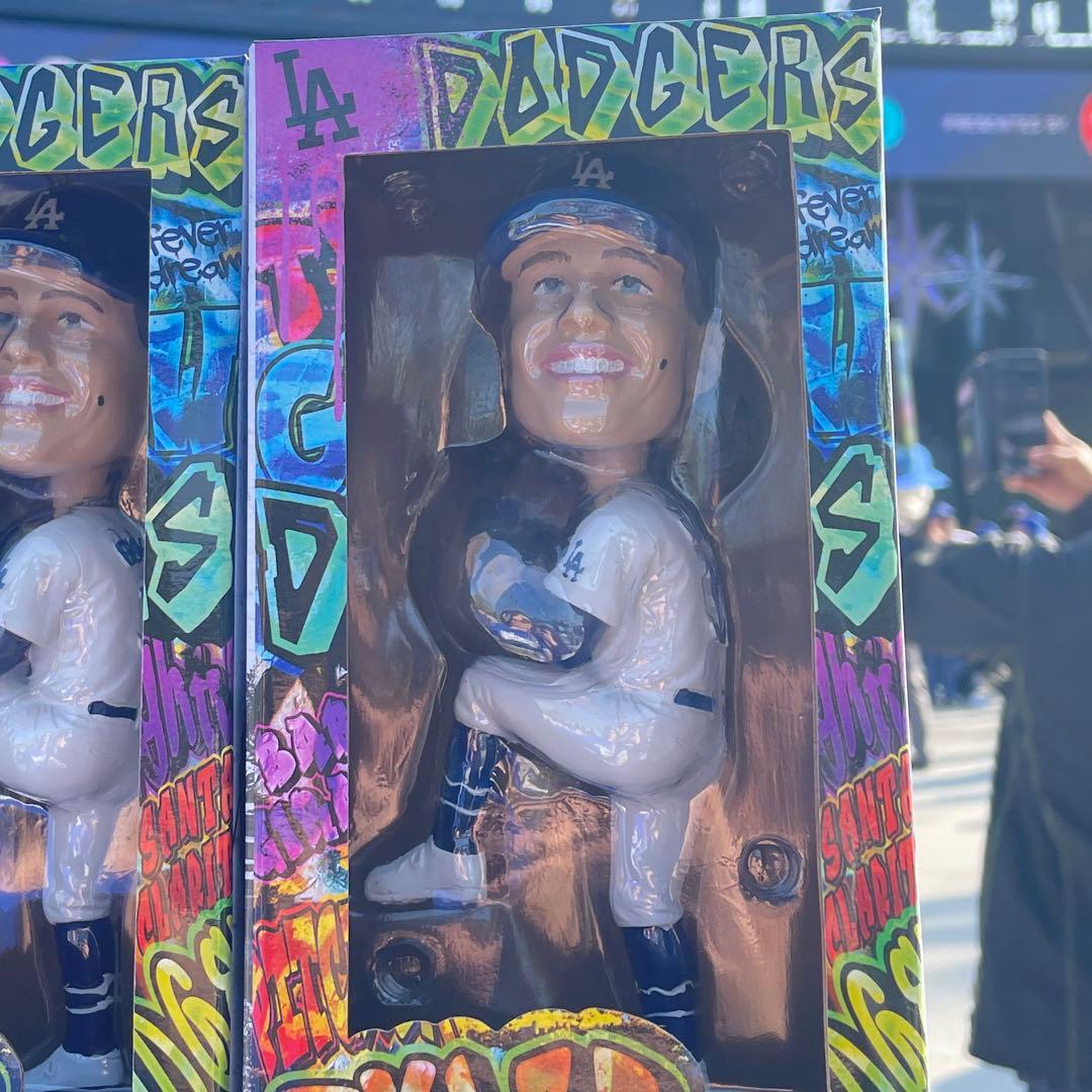 タイラー・グラスノー ボブルヘッド ロサンゼルス・ドジャース 来場者