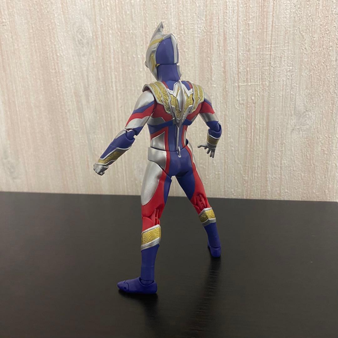 26.【ジャンク品】S.H.フィギュアーツ ウルトラマントリガー マルチ