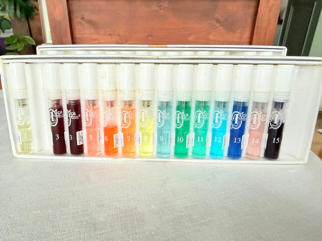 オーラソーマ ポマンダーセット(14本入)クイントエッセンス セット(15本入） 楽天市場】オーラソーマ プロダクツ 選べるセット ［ イクイリブリアム