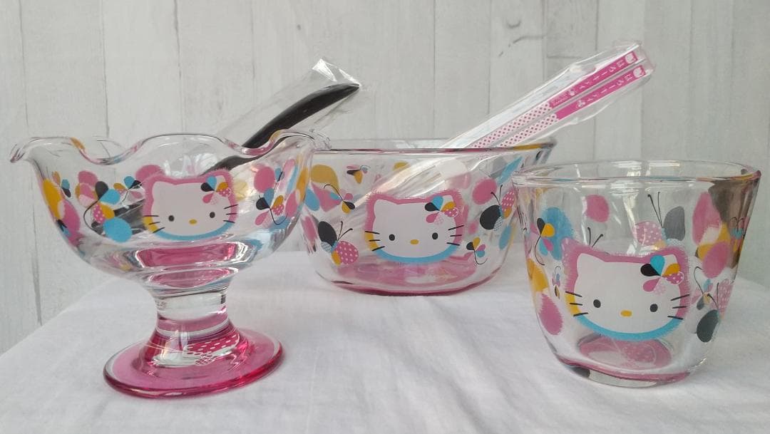 キティ　デザートグラス　ガラスボウル　皿　食器　蝶　クローバー　箸スプーン付き 陶器製 ボウル 箸 セット 600ml 21cm 食器 鉢 お椀 丼 竹箸 カトラリー