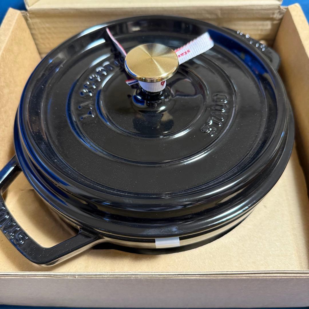 新品未使用✨️ストウブ ラウンドココット 22cm シャイニーブラック 2.6L