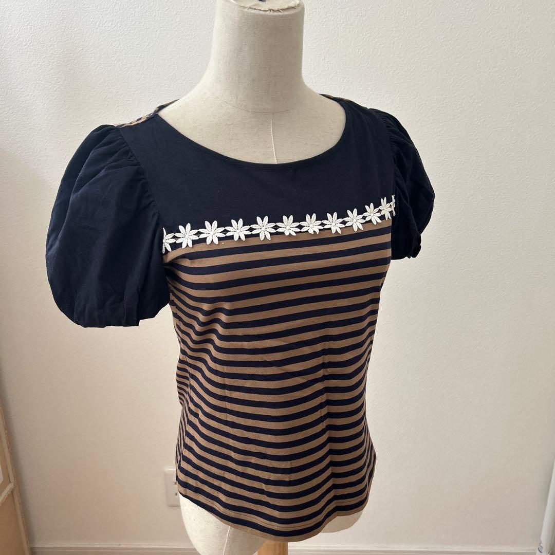 エムズグレイシー 半袖ブラウス お花ボーダー パフスリーブ ネイビー