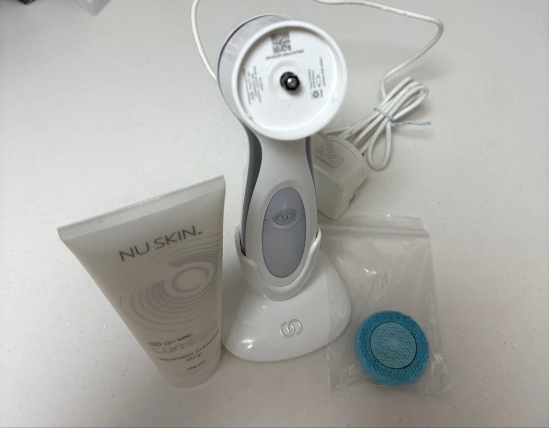 NU SKIN ルミスパ LumiSpa 本体 洗顔料付 動作OK - メルカリ