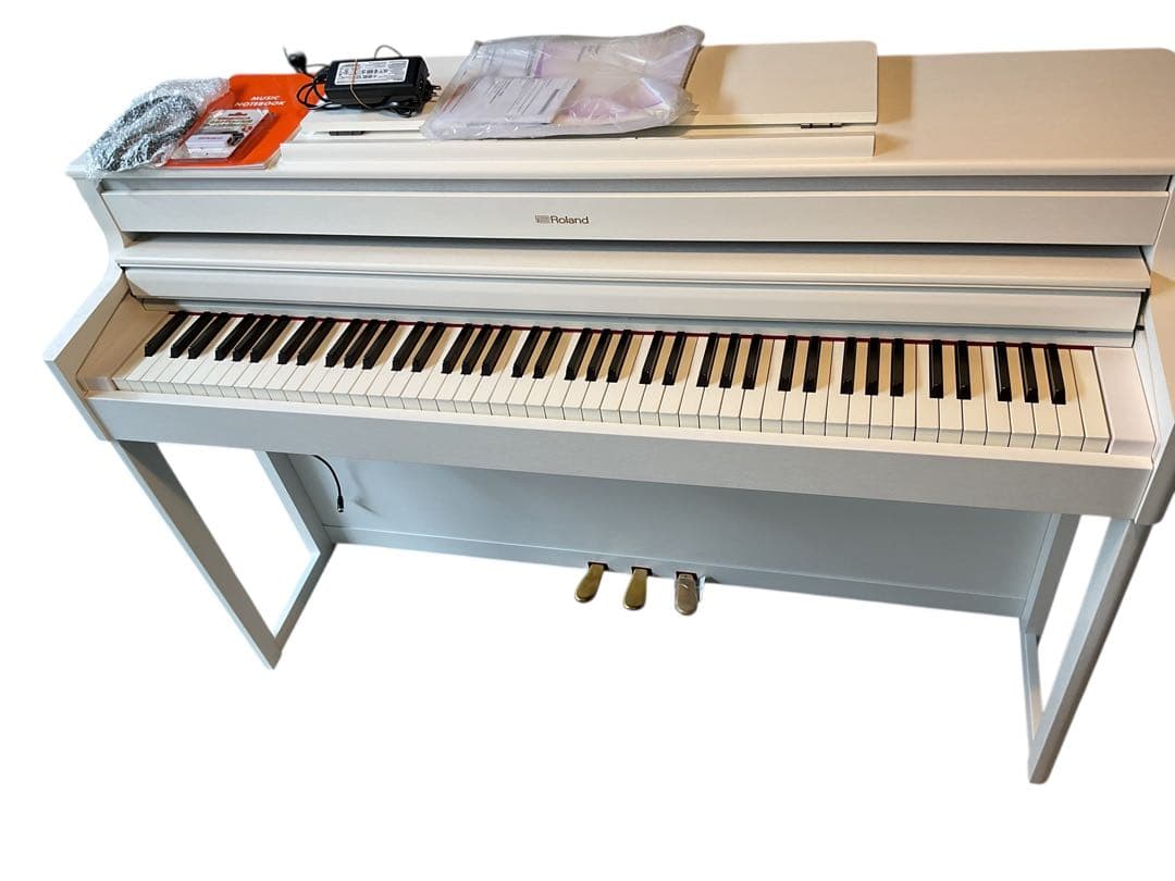 2025年製Roland 電子ピアノ HP704-WH ホワイト 本体のみ - メルカリ