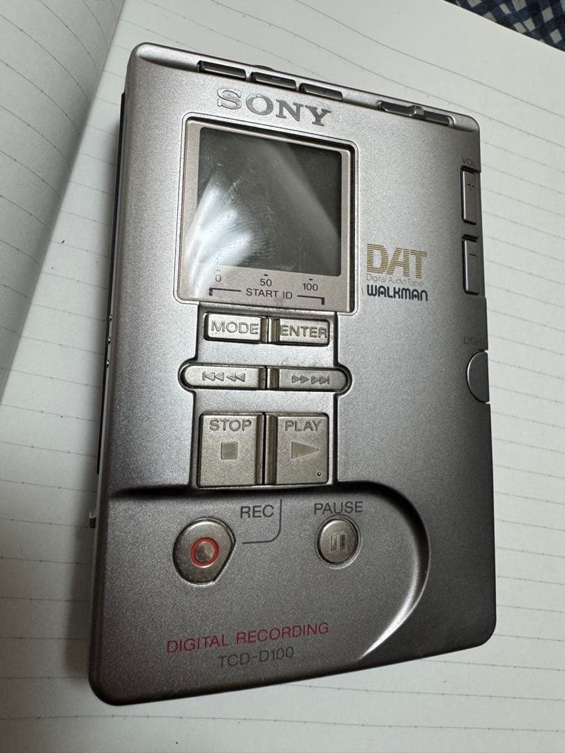 d*2様 ソニー　DAT ウォークマン ポータブル TCD-D100 ジャンク はるみ様専用】ジャンク SONY TCD-D100 DAT ウォークマン - メルカリ