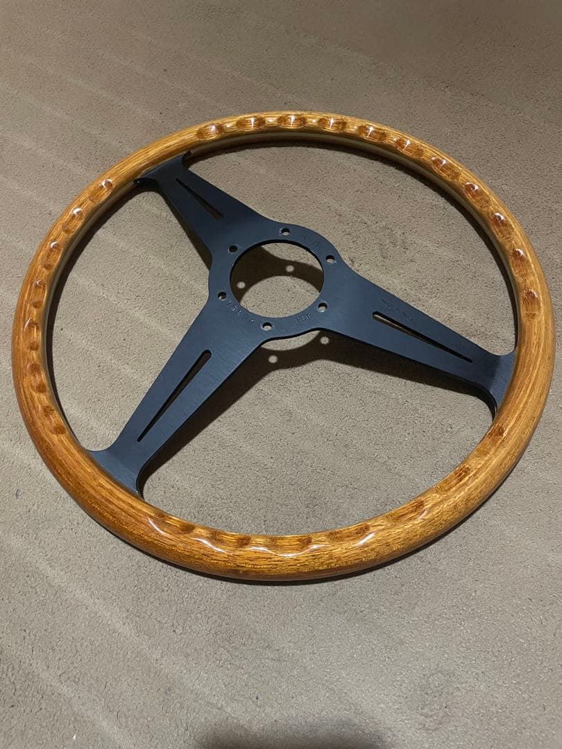 三*谷様 ☆極美品☆ナルディCLASSIC ウッド/ブラックスポーク（36φ）N