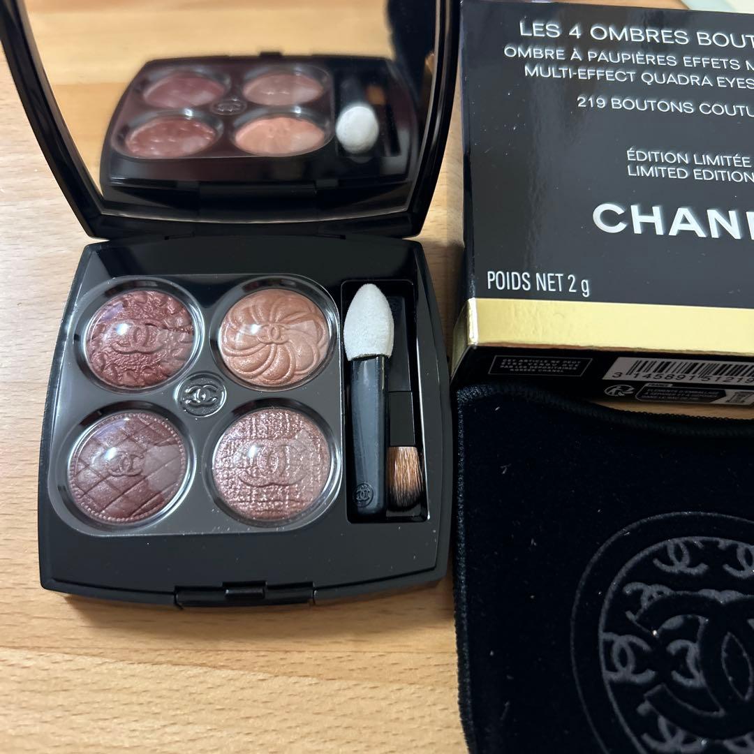 CHANEL アイシャドウ　レキャトル　オンブル　ブトン219 ブトンクチュール シャネル / レ キャトル オンブル ブトン 219 ブトン クチュールの公式