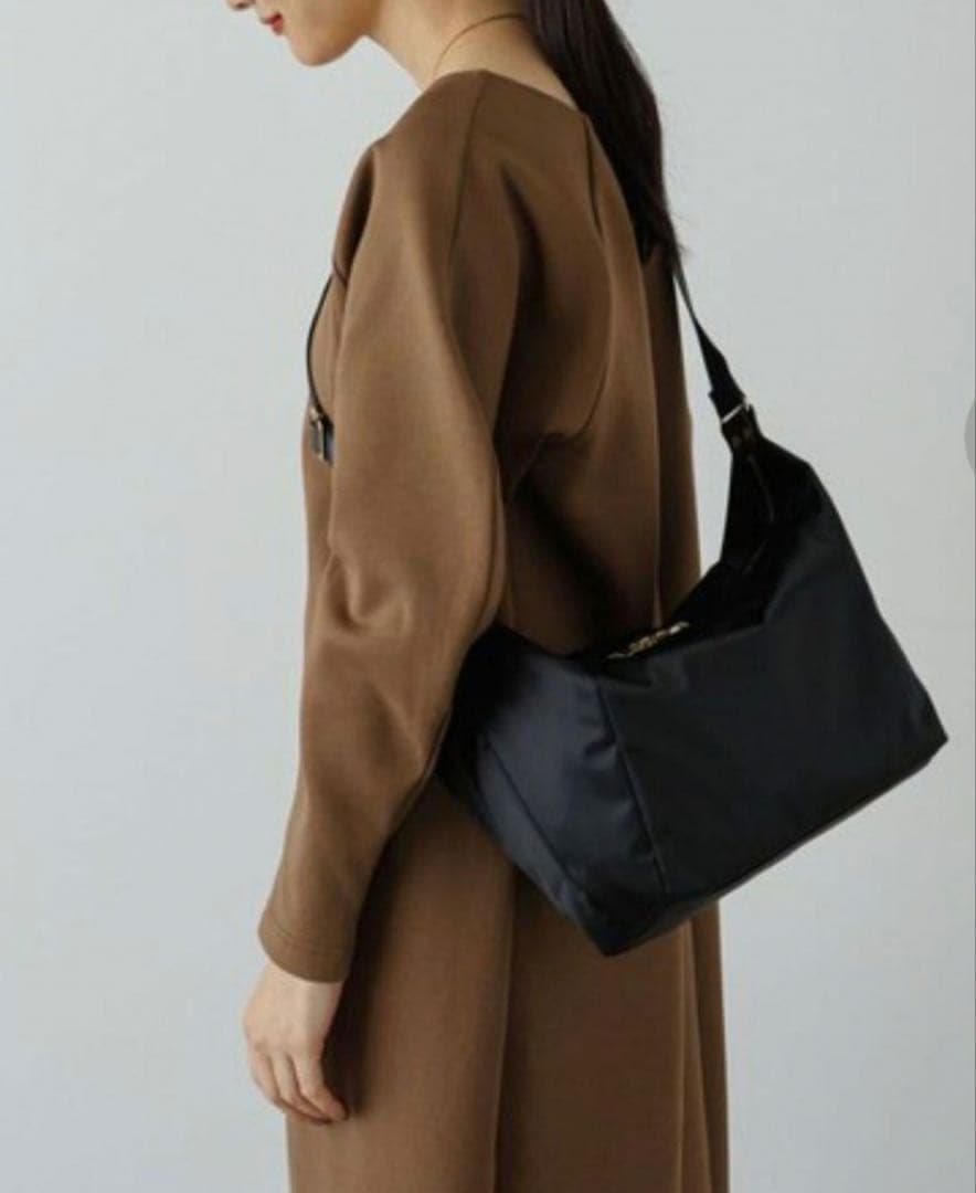 極美品】ラシット スリングバッグ ボディバッグ ショルダー 黒 金具