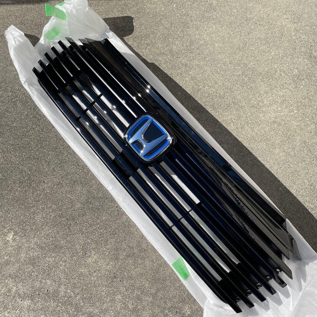 HONDAヴェゼル【フロントグリル黒】e:HEV Z後期型VEZEL - メルカリ