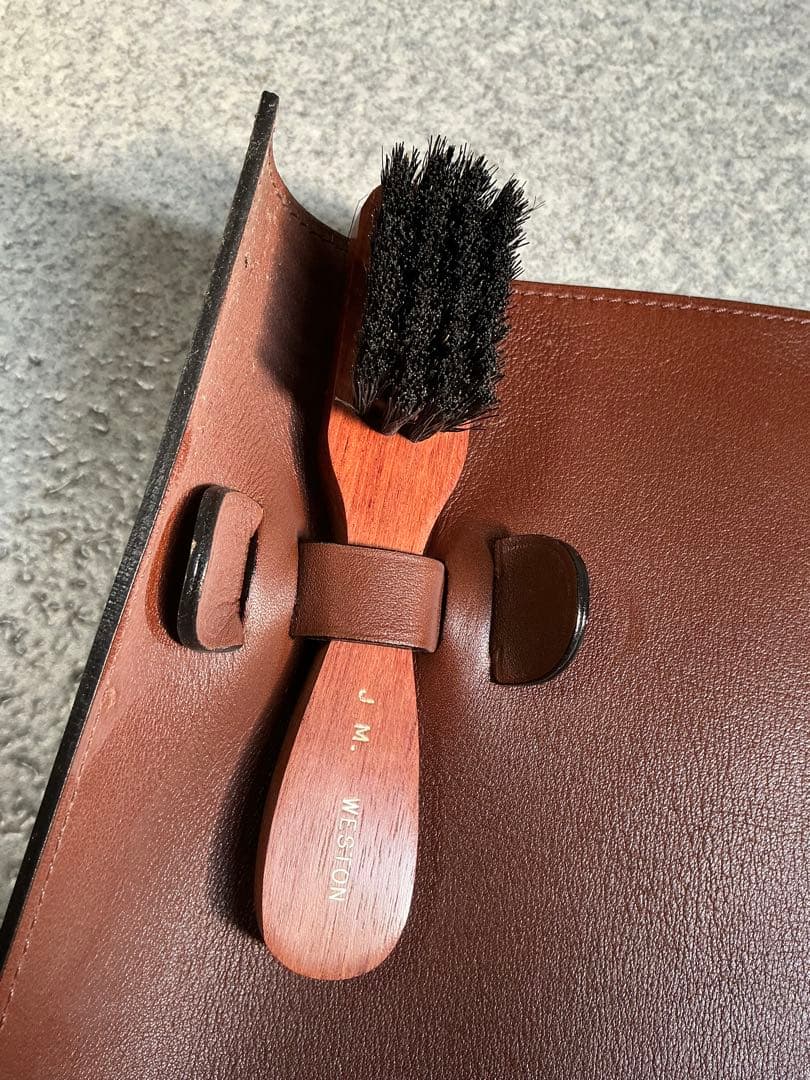 ち*ん様 J.M. WESTON シューケア レザーマット 非売品 - メルカリ