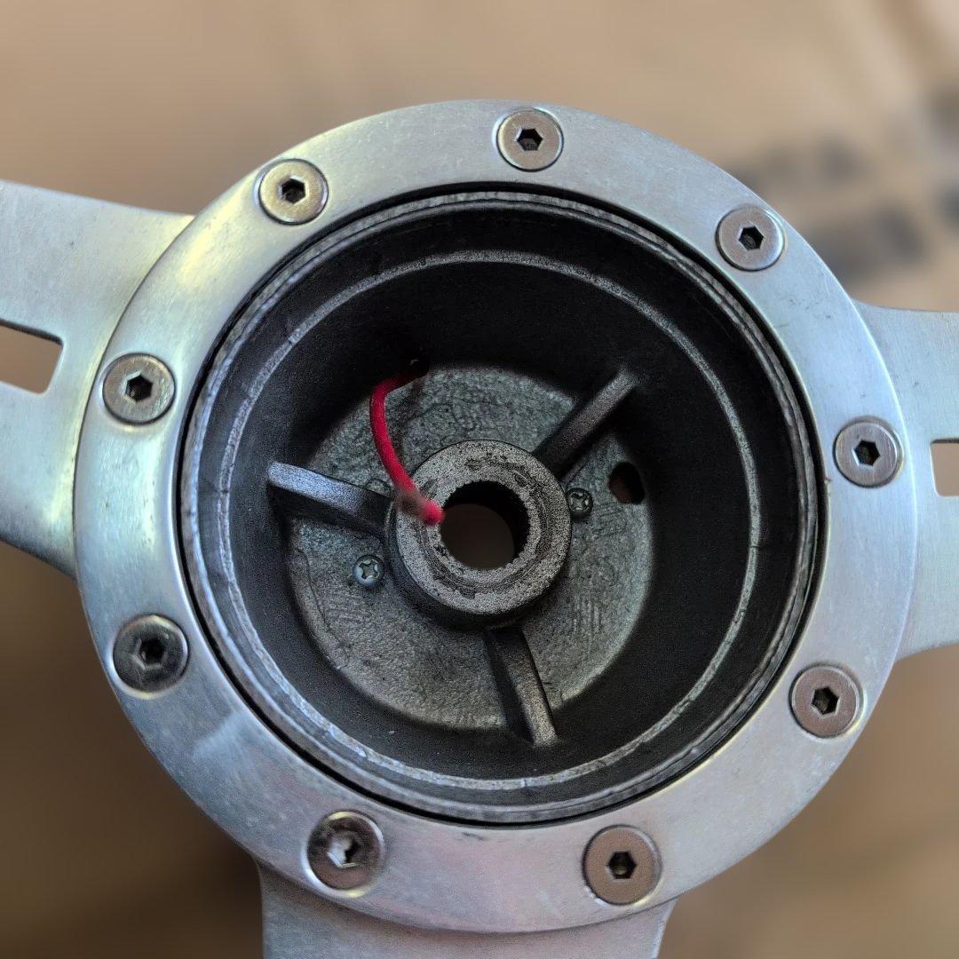 LECARRA ステアリング 3本スポーク ブラック/シルバー