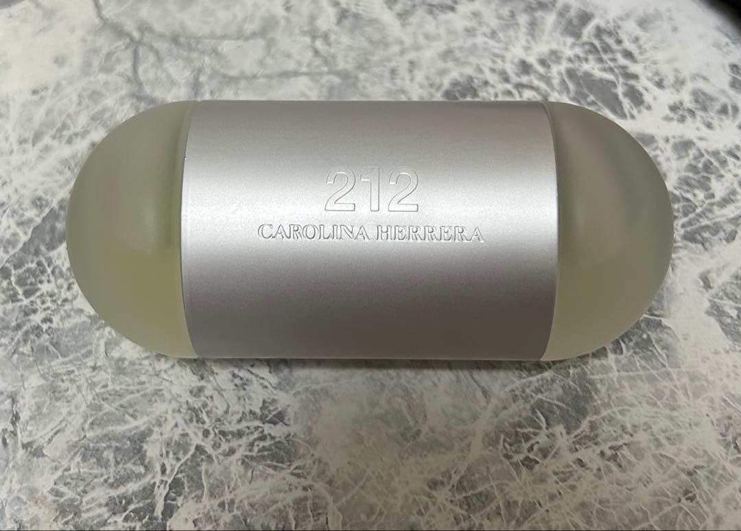 キャロライナヘレラ 212 E/T 100ml 香水 安室奈美恵 石原さとみ - メルカリ