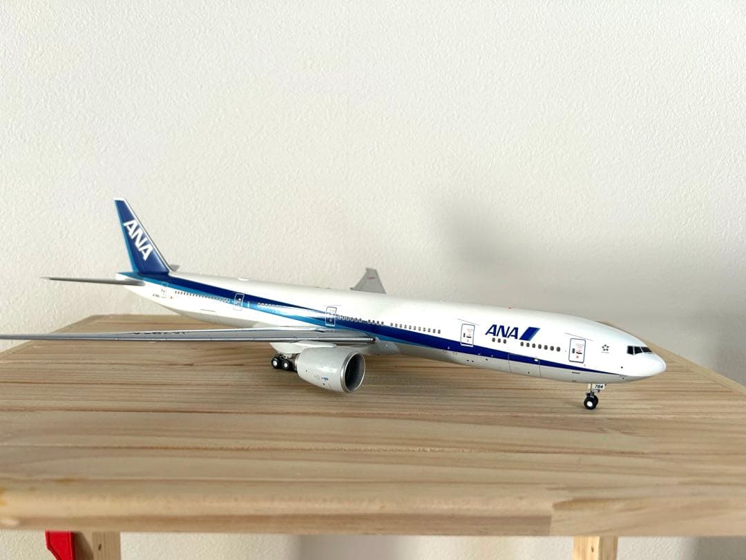 週末値下げ！ ANA B777-300ER （1/200） 1/200 B777-300ER ANA Inspiratrion of JAPAN TOMODACHI JA777A