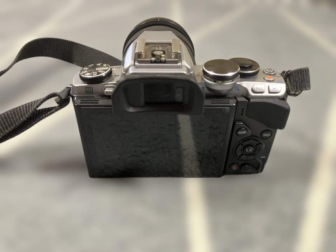 オリンパス OM-D カメラ レンズセット 動作OK 5いいねで割引 - メルカリ