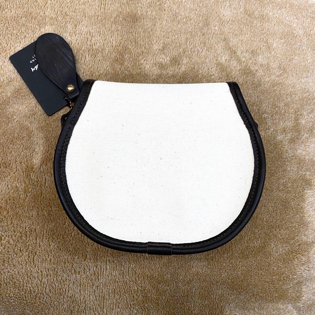 《新品未使用》BRADY ブレディ AIRE MINI エアー ミニ　　Ecru