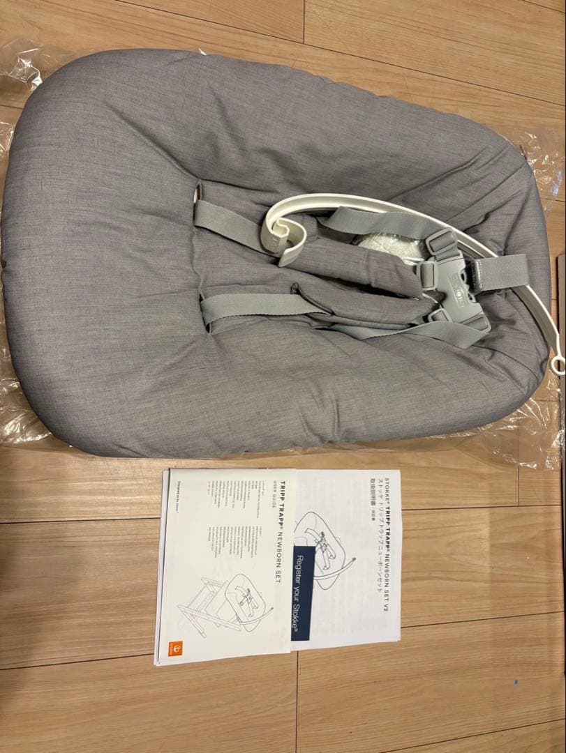 本日セール【美品】STOKKE TRIPP TRAPP® NEWBORN SET Stokke Tripp Trapp Newborn High Chair: brings your baby to the