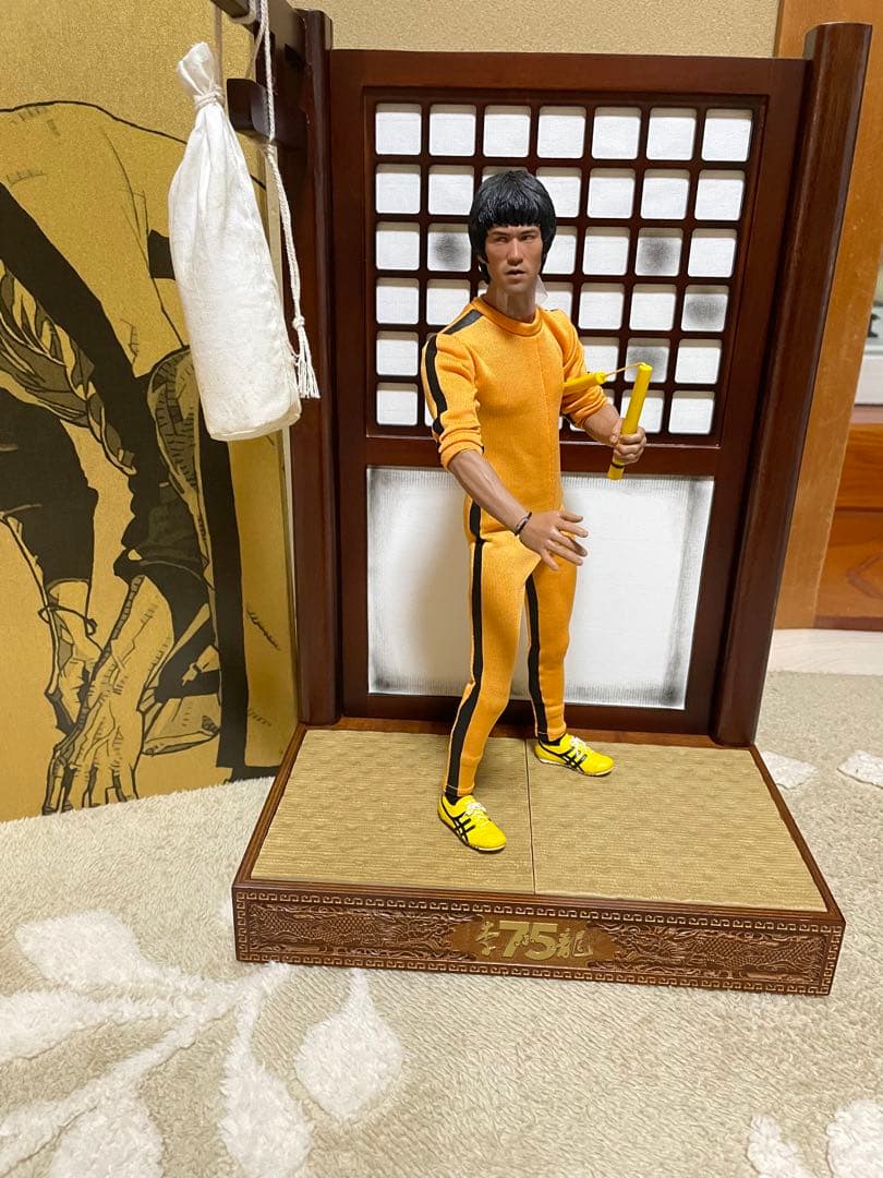 絶版希少！ブルースリー75周年 1/6 フィギュア エンターベイ 死亡遊戯