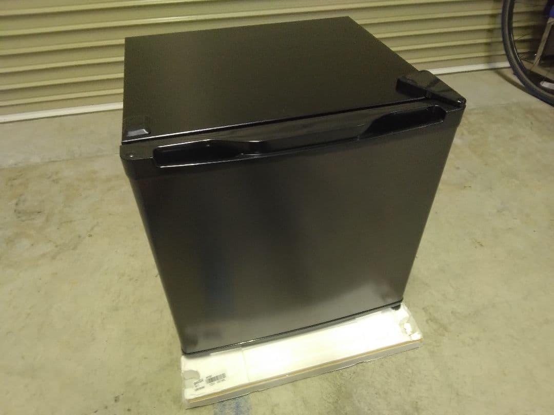 maxzen 冷凍庫 黒色 温度調節付き MAXZEN（マクスゼン） 冷凍庫 家庭用 小型 30L (31L) コンパクト 右