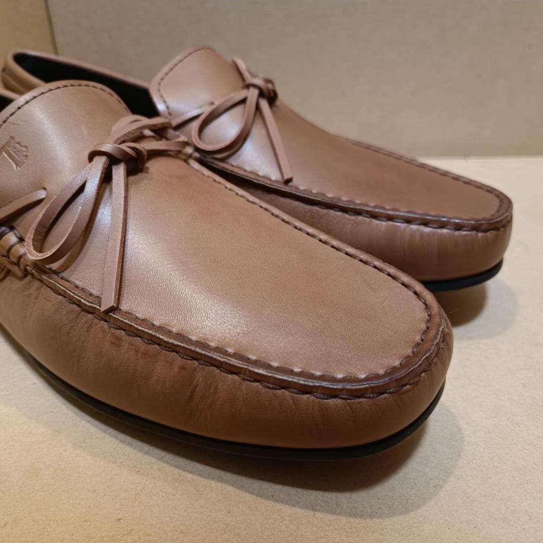 トッズ（TOD'S） イタリア製ドライビングシューズ 茶 UK8.5の通販はau