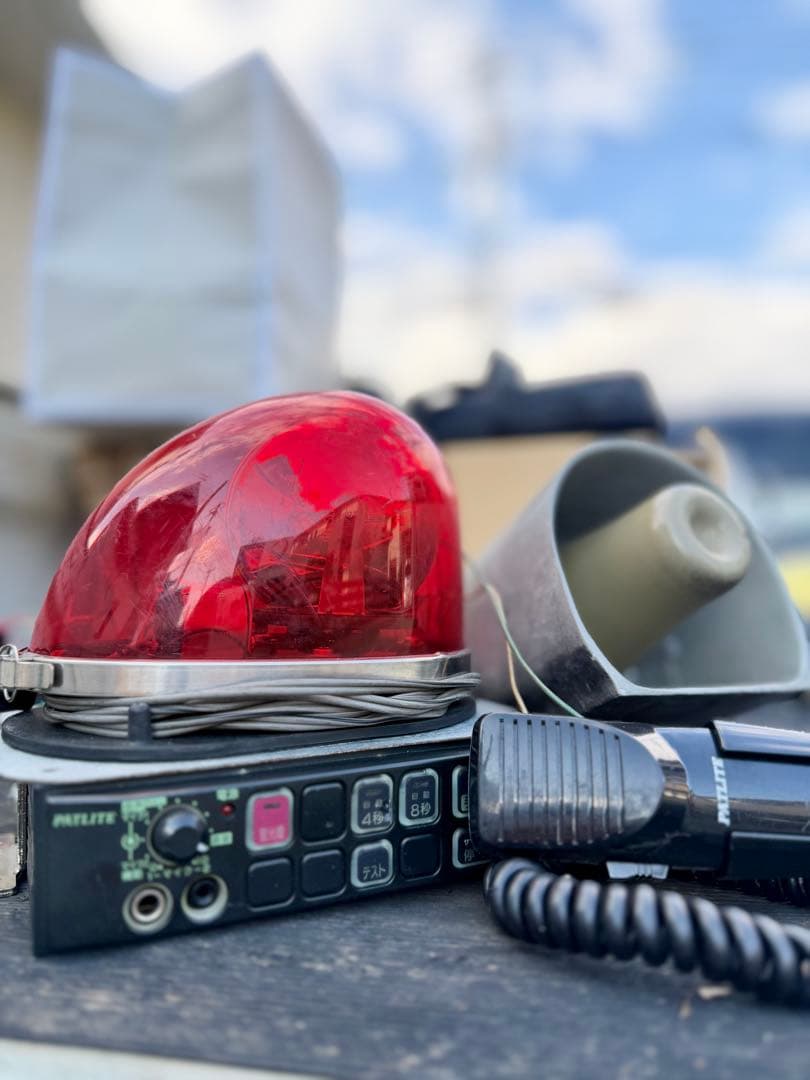 パトライト　サイレンアンプセット　12V 覆面仕様などに 楽天市場】【送料無料】 薄型 サイレンアンプ 拡声器用スピーカー 覆面