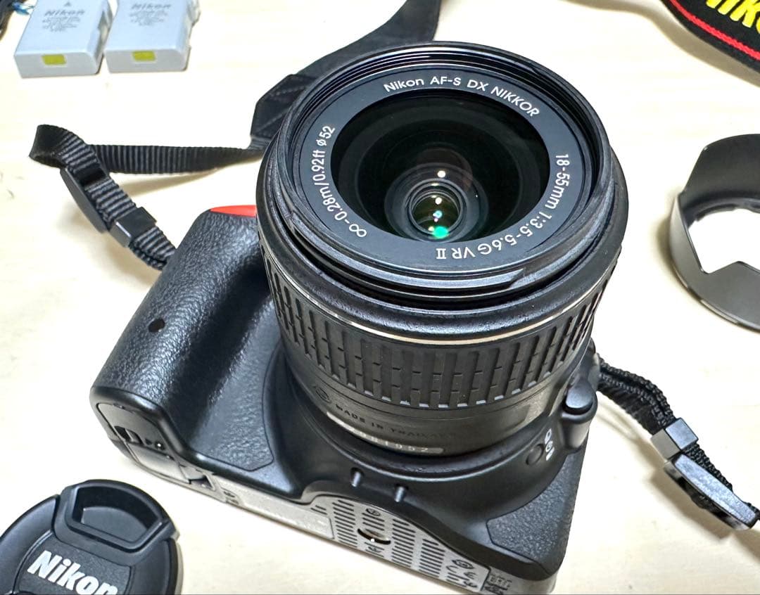 NIKON ニコン D5500 ダブルズームキット バッテリー2個 保証書付き カメラ