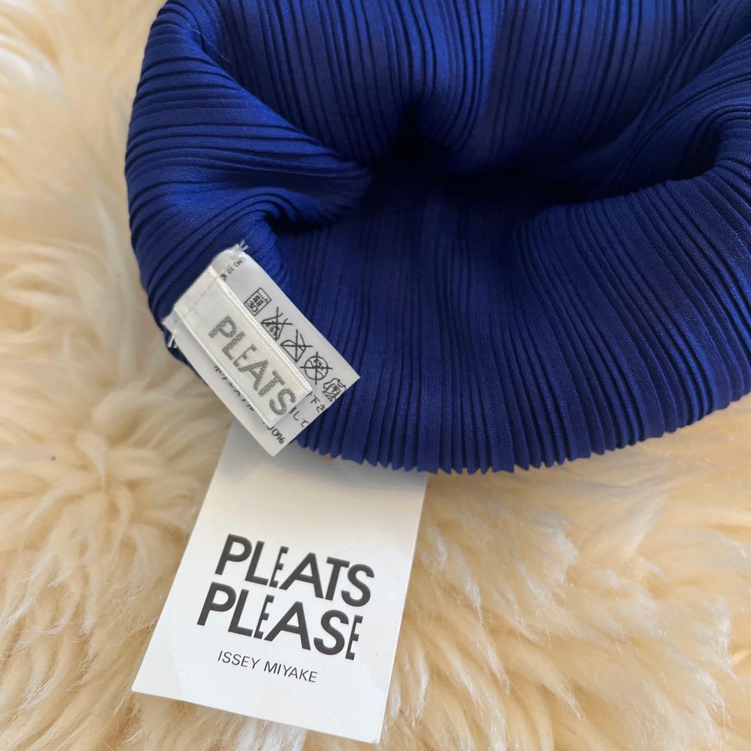新品•未使用品 PLEATS PLEASE ネックウォーマー ネイビー - メルカリ