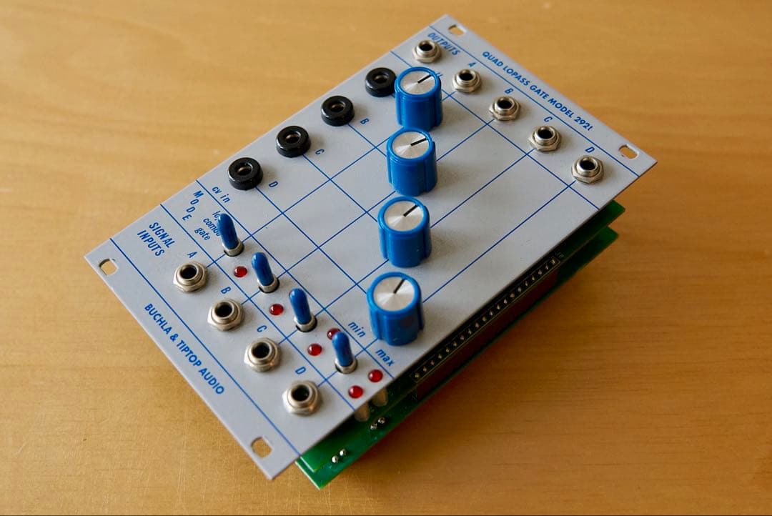 Buchla / T292 Quad Lopass Gate - メルカリ