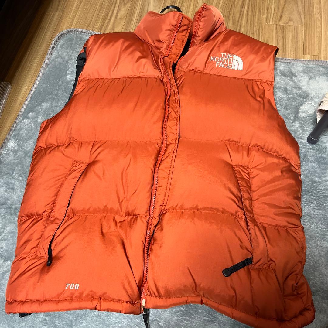 THE NORTH FACE ダウンベスト ヌプシ 700フィル Lオレンジ THE NORTH FACEノースフェイス ヌプシ 700フィル ダウンベスト