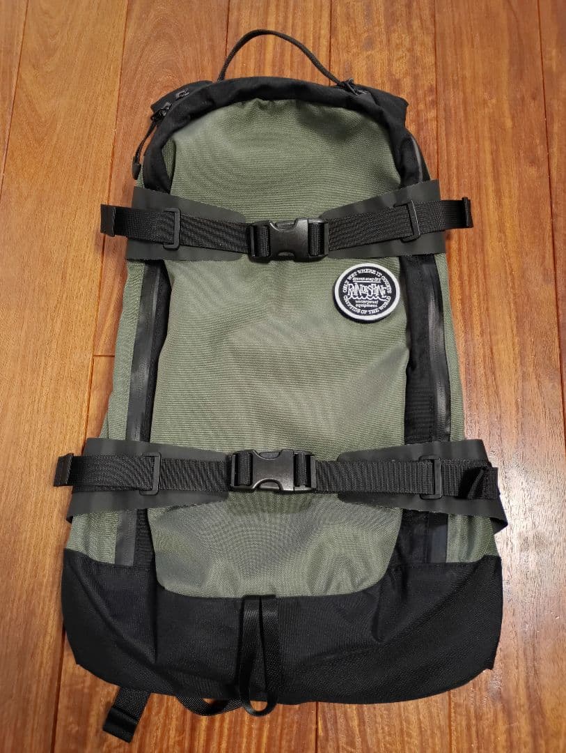 美品 RAIN or SHINE レインオアシャイン　バックパック13L 楽天市場】【RAIN OR SHINE】 レイン オア シャイン【SC PACK 13L