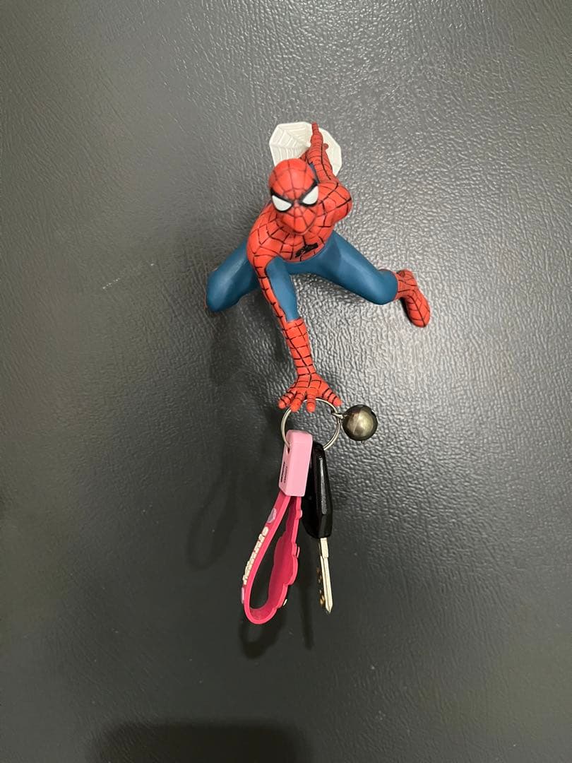 スパイダーマン フィギュア 壁に張り付くポーズ - メルカリ