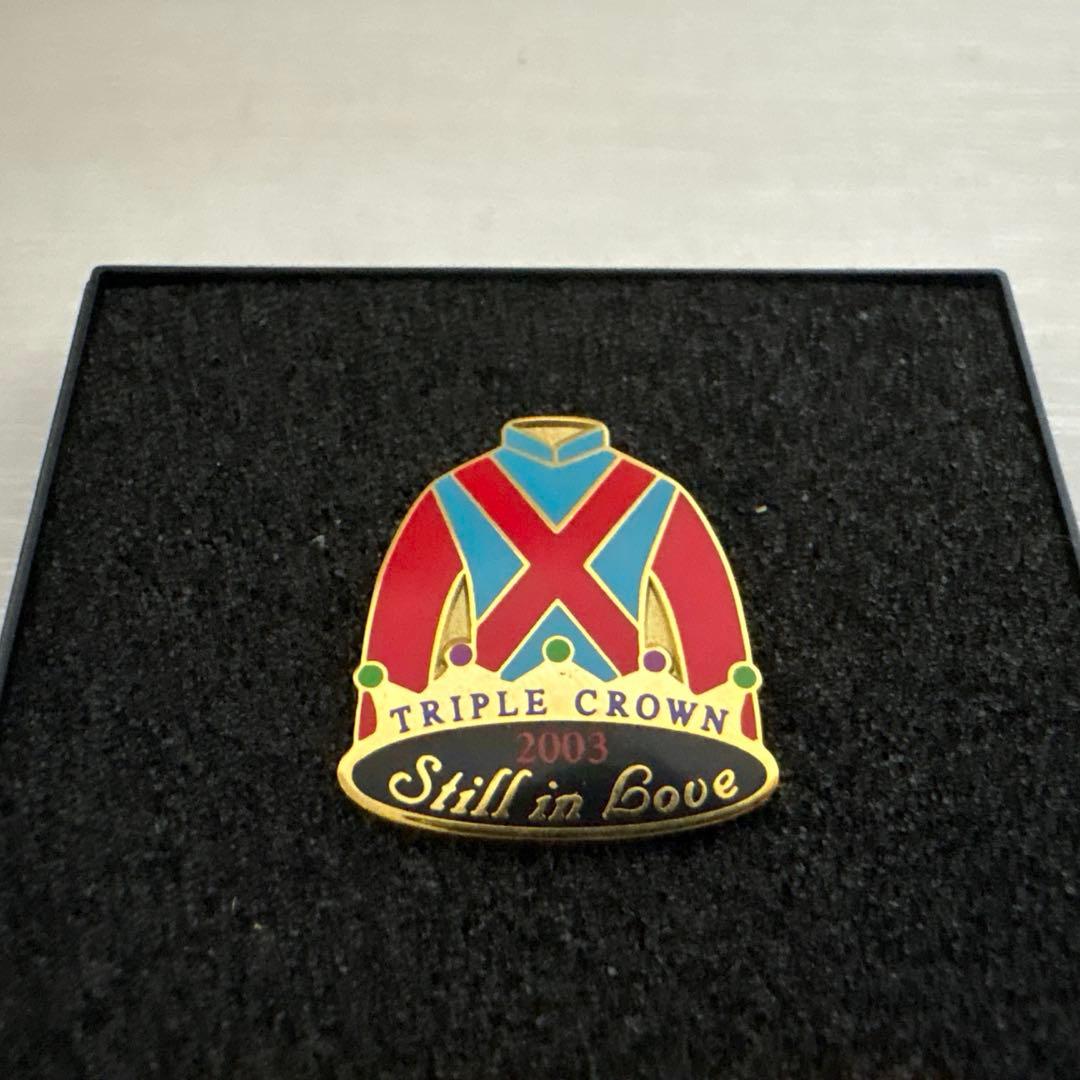 スティルインラブ ピンバッジ 三冠 競馬 JRA ウマ娘 - メルカリ