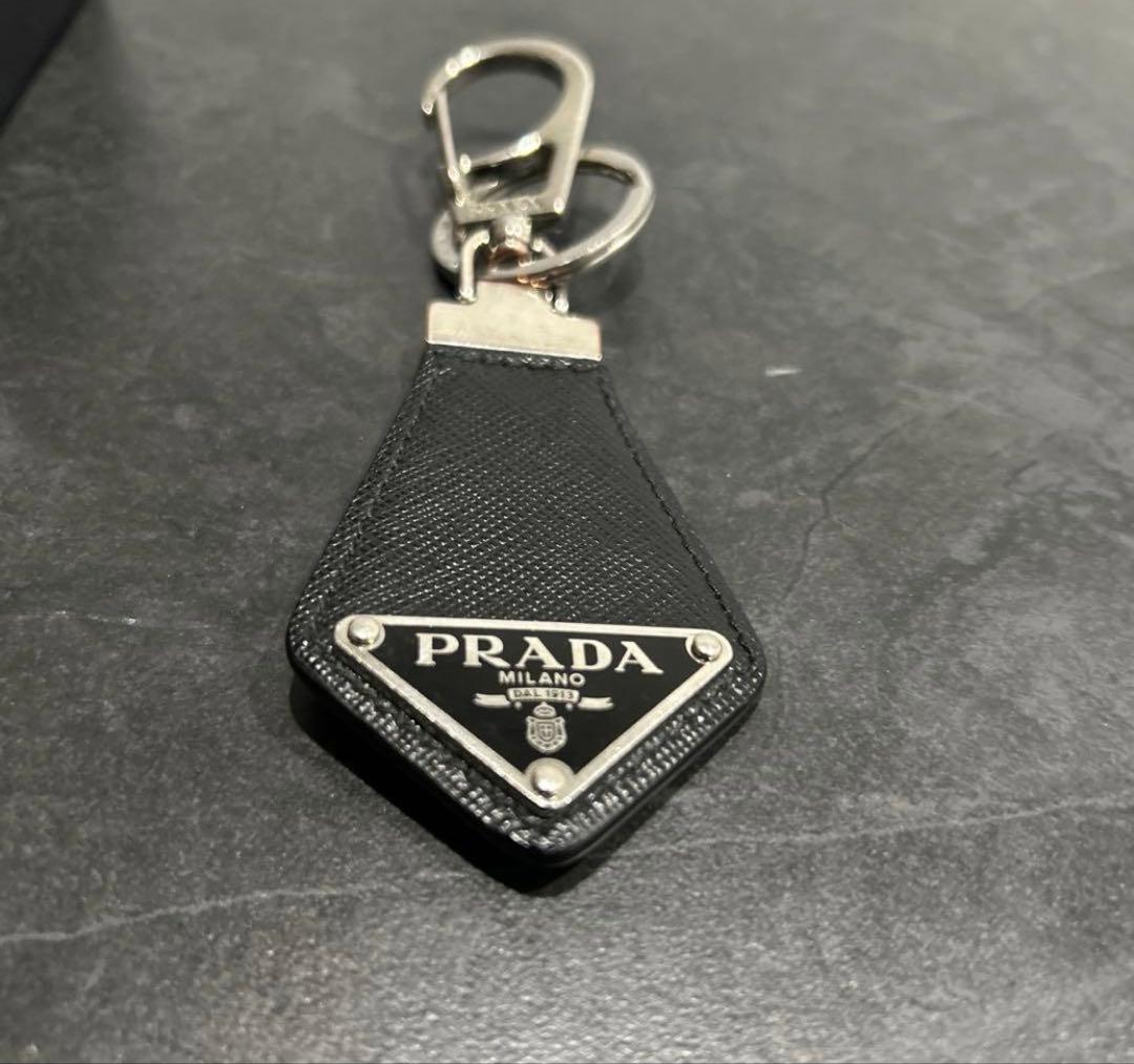 PRADA サフィアーノレザー キーリング 2PP041 ブラック 黒 - メルカリ