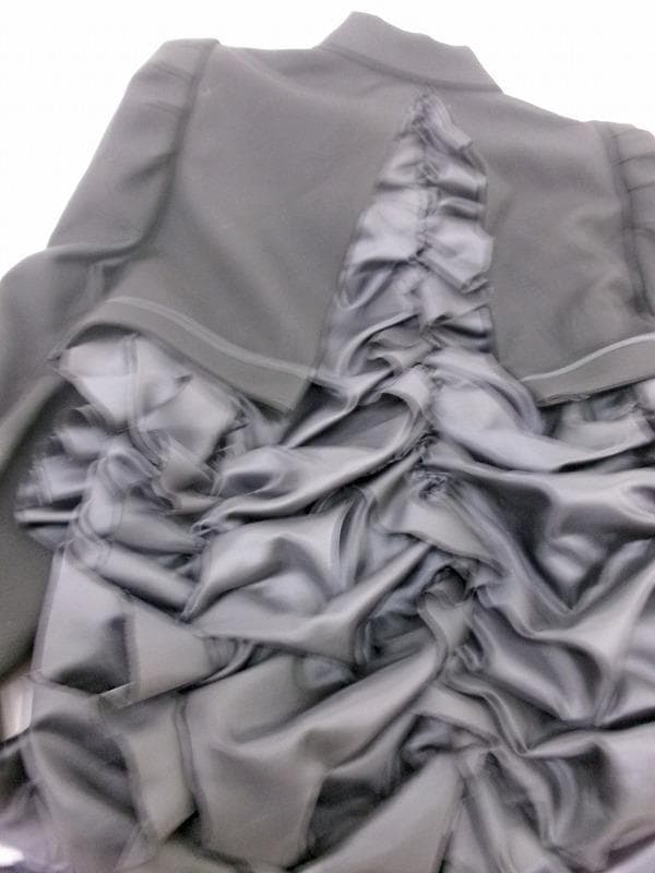 ノワール ケイ ニノミヤ コムデギャルソン ラッフルコート - メルカリ