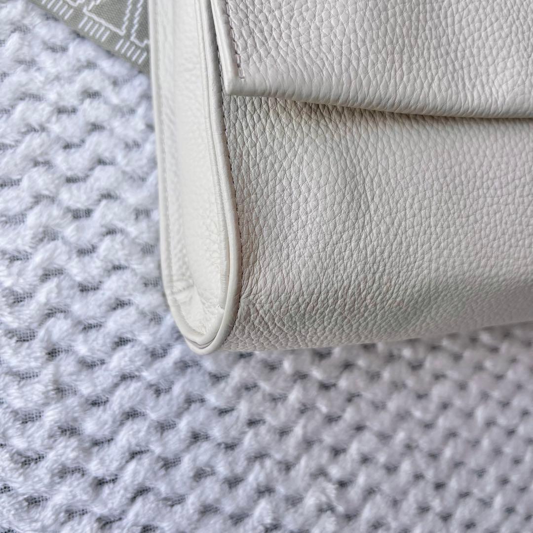 【美品】販売終了品 イアパピヨネ 《本革》柄ワイドテープショルダーバッグ