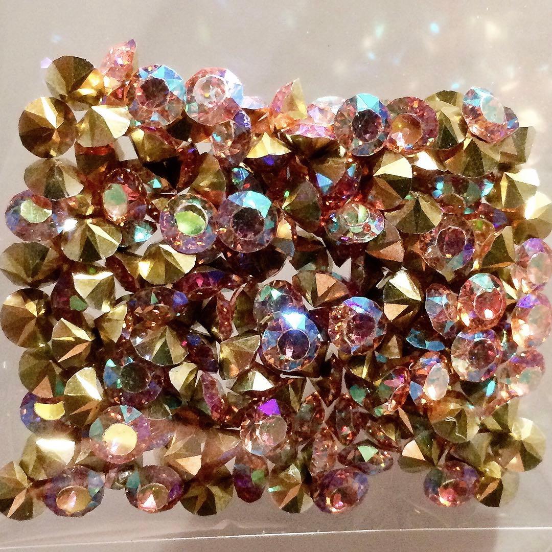 ✧在庫限り✧レア✧4.7mm✧ABカラー✧AAA級✧Vカットストーン✧チャトン